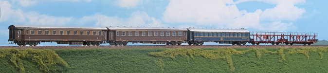 ACME 55314 - H0 - 5-tlg. Autoreisezug Lombardia-Puglia, FS, Ep. III